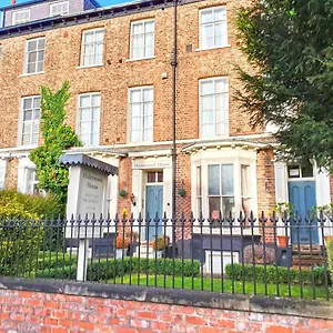 Holmwood House Guest York